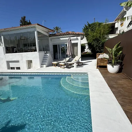 Villa i Nueva Andalucia *