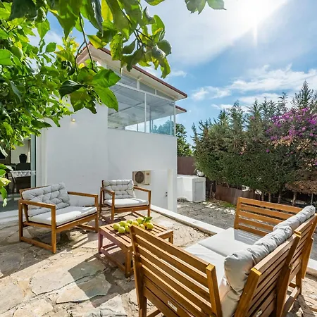 Cozy With Pool In Nueva Andalucia Villa