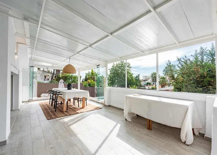 Cozy With Pool In Nueva Andalucia *