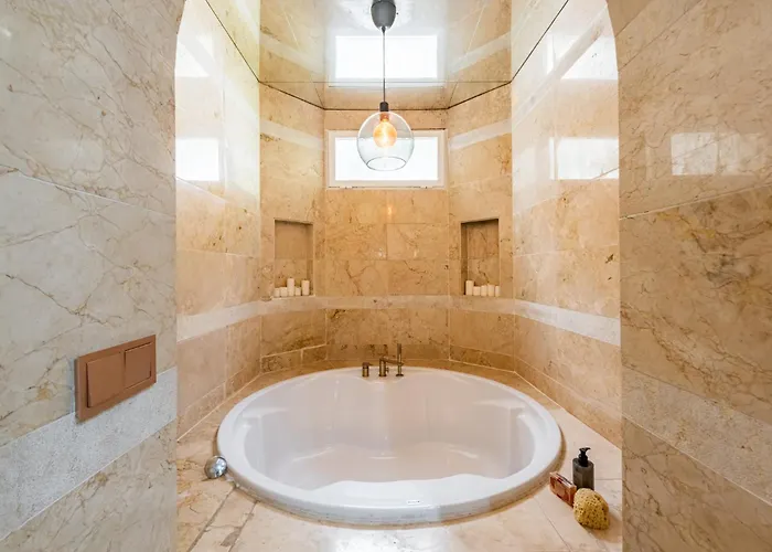 Cozy With Pool In Nueva Andalucia Villa Marbella