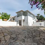 Cozy With Pool In Nueva Andalucia ヴィラ マルベーリャ