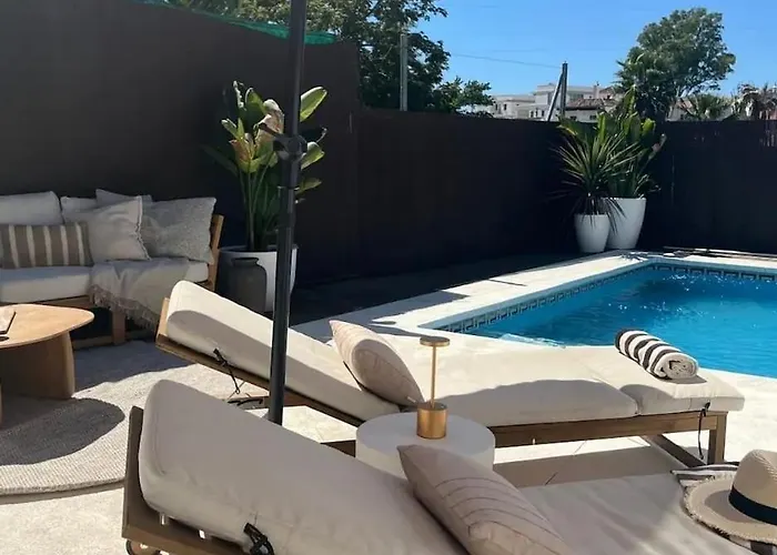 Cozy With Pool In Nueva Andalucia *