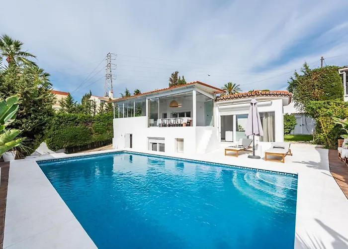 Вілла Cozy With Pool In Nueva Andalucia
