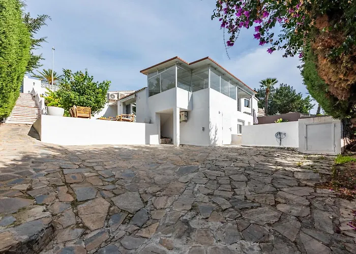 Cozy With Pool In Nueva Andalucia Вілла Марбелья
